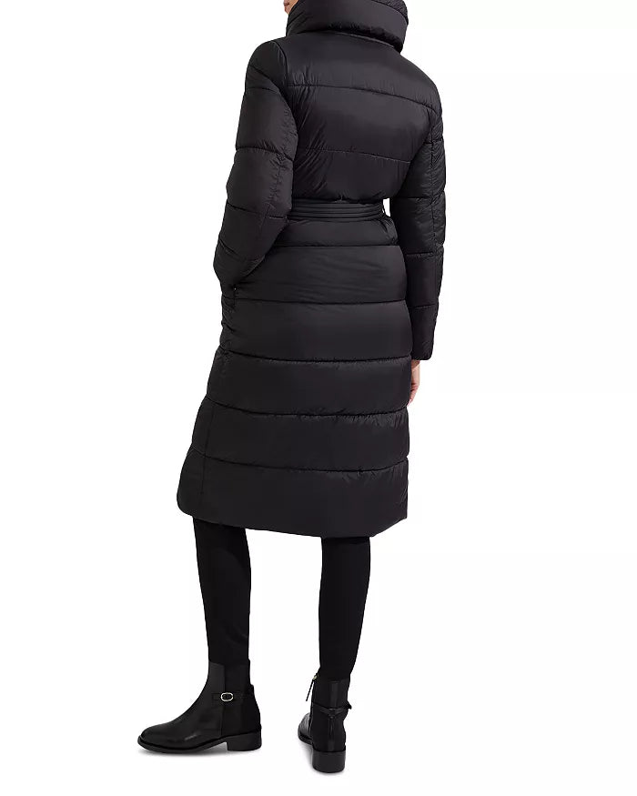 Women's winter puffer jacket with modern design in USA