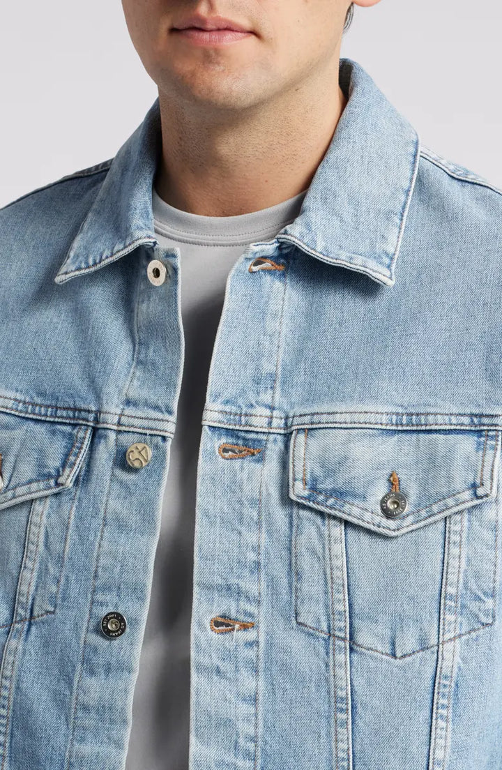 Classic Dart denim jacket with chest and side pockets in USA