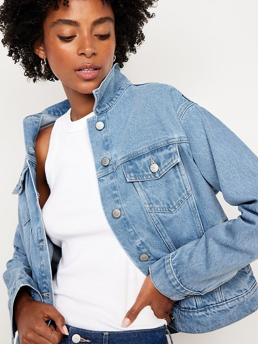 Timeless blue denim jacket with chest pockets in USA