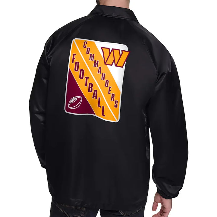 Raglan sleeve detailing and elastic cuffs

