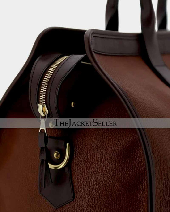 Elegant leather duffle bag with signature style in American style